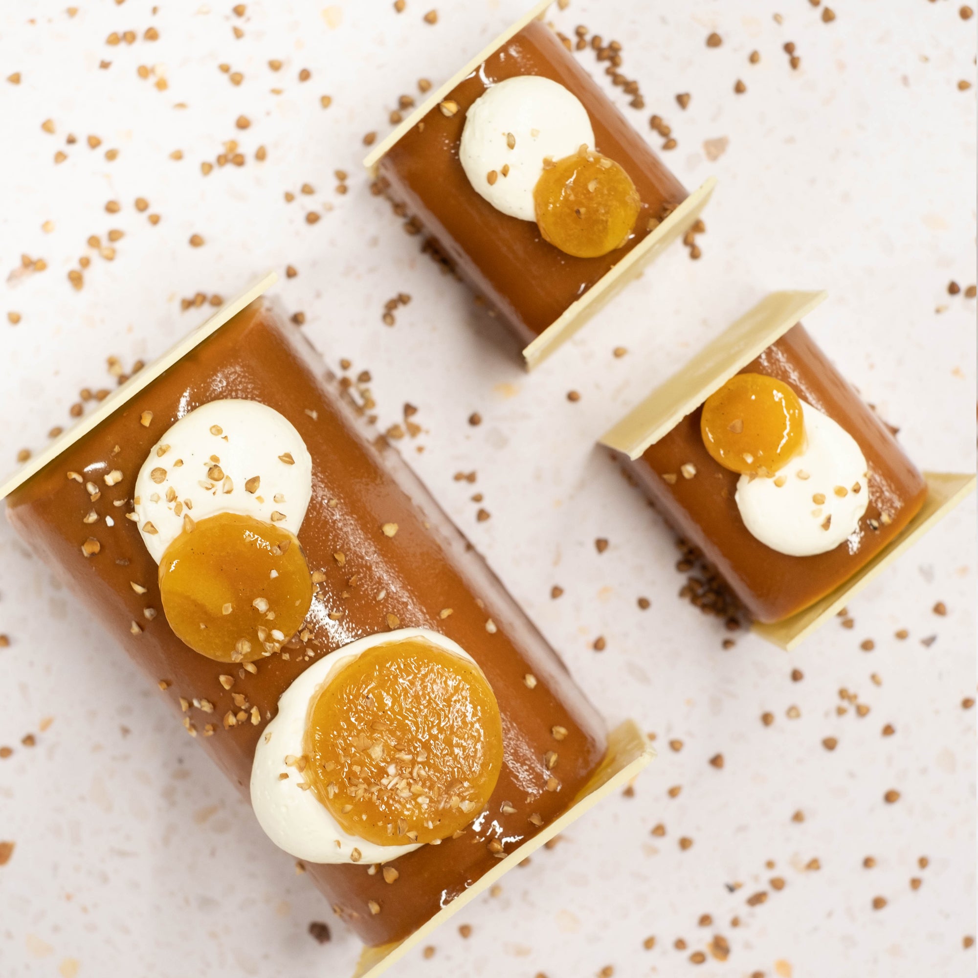 Bûche Pomme Caramel Sarrasin