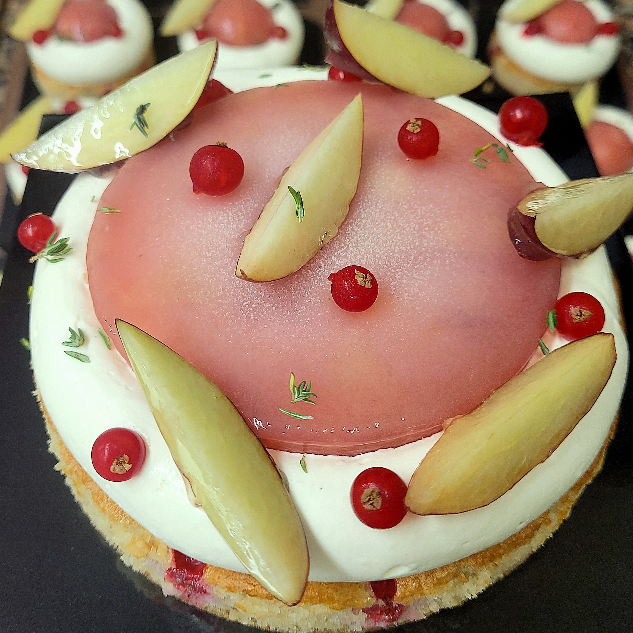 Entremets Pêche Groseille Thym