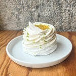 Charger l'image dans la galerie, Pavlova Ananas Coco (uniquement le samedi)
